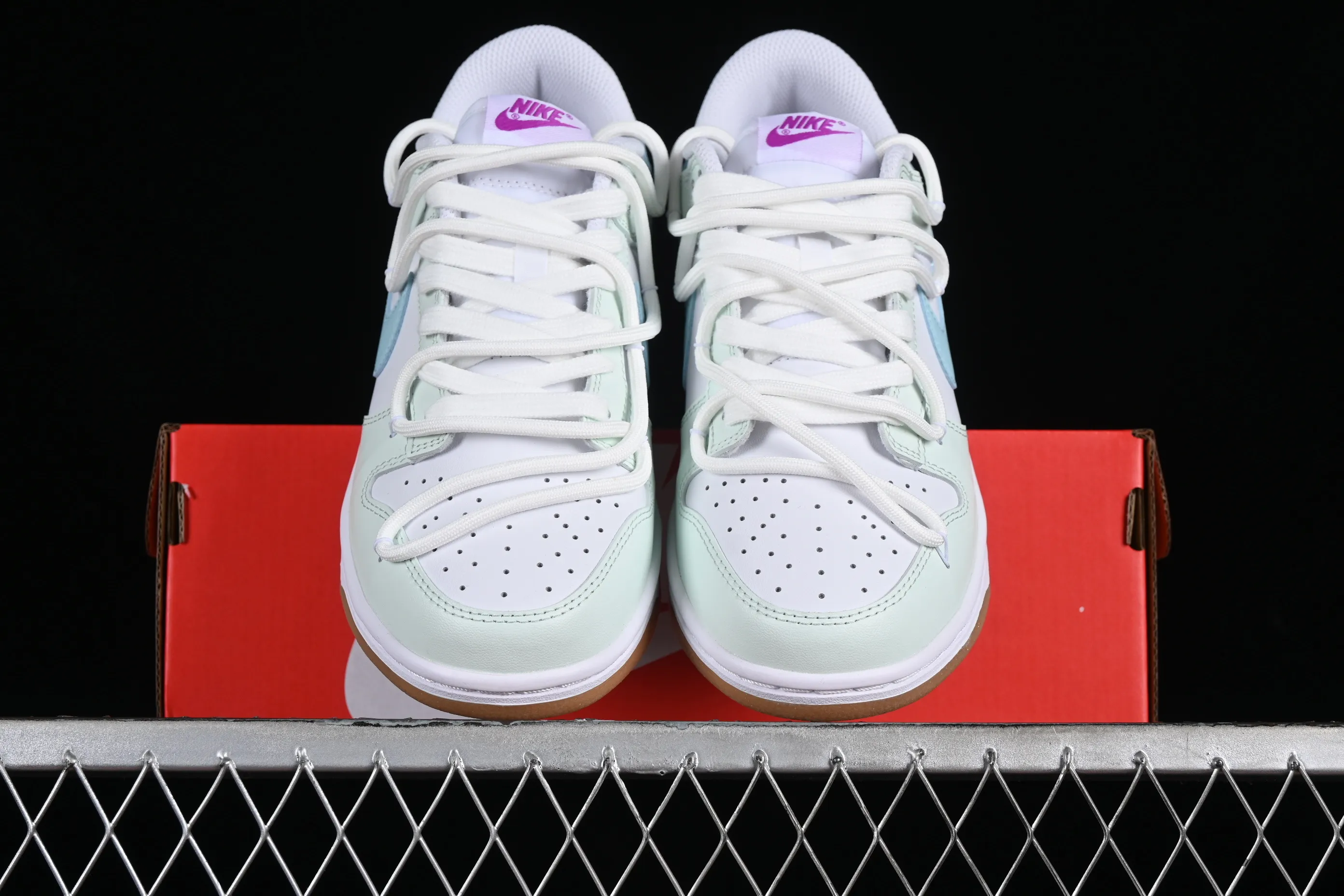 All categories Nk SB Dunk series Nk SB Dunk Low low-top sneakers Nk Dunk Low bubble sea salt fresh white and blue simple SB low-top casual sneakers FD9922-151